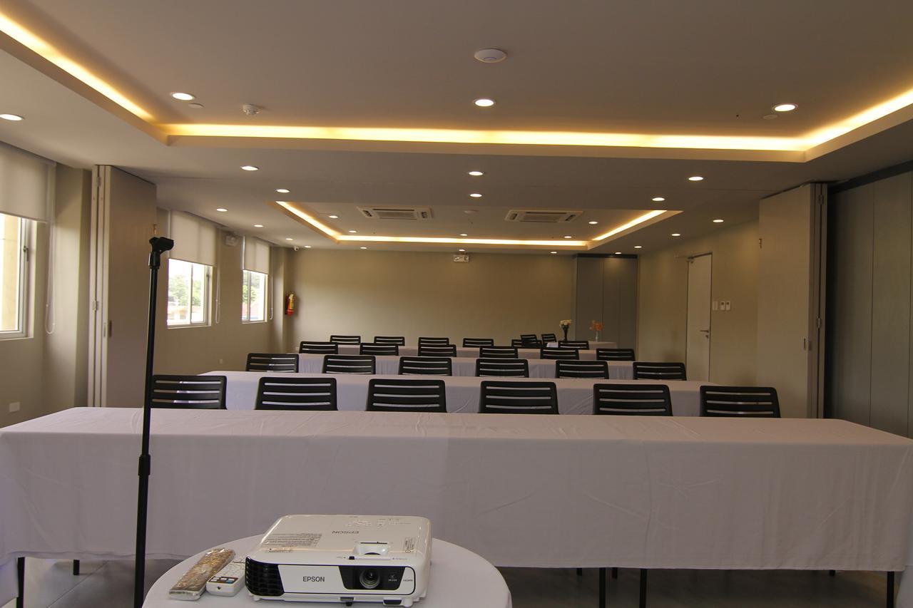 Cebu Hotel Plus Bagian luar foto